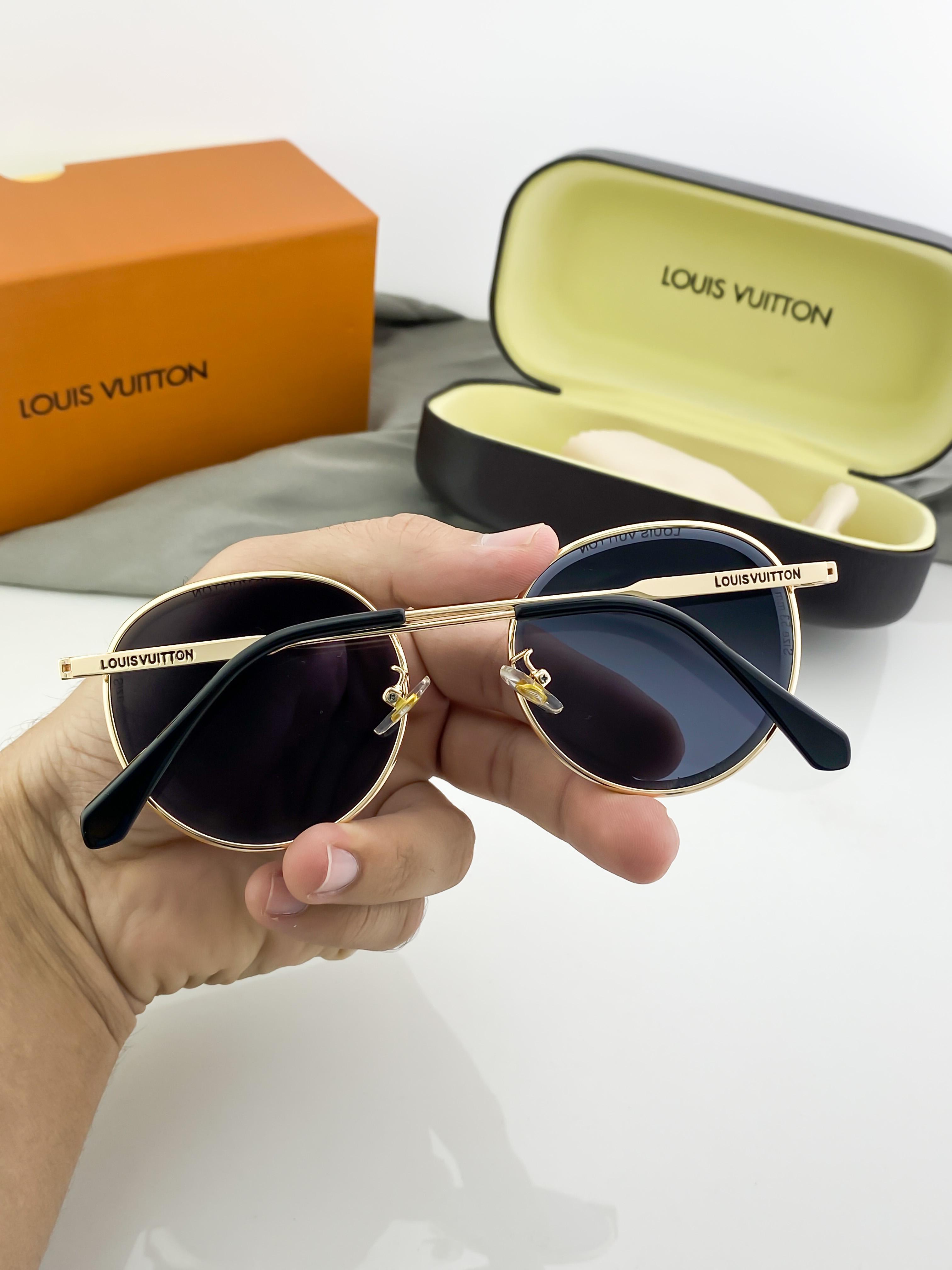 LOUIS VUITTON GOLD BLACK 2608