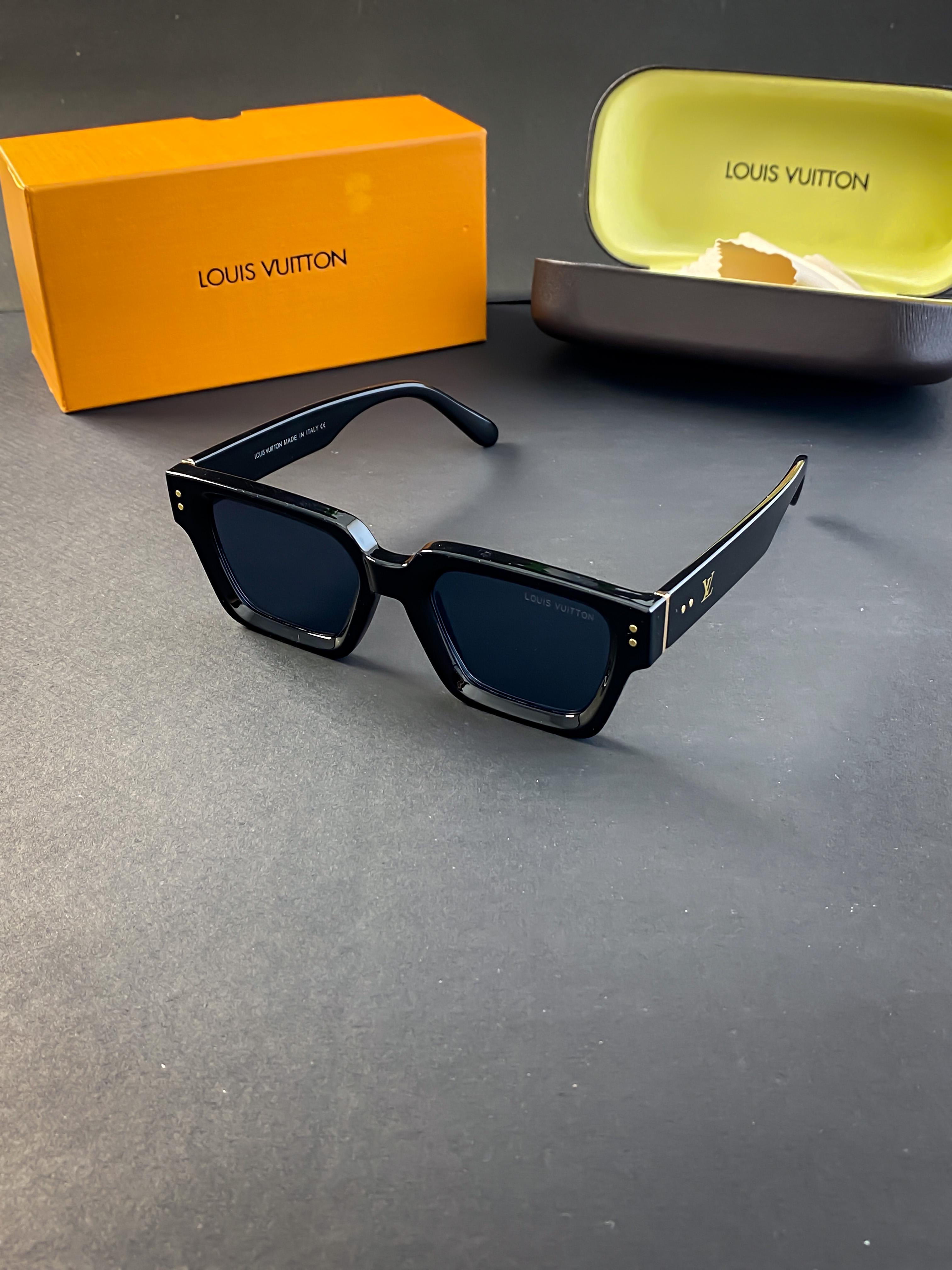 LOUIS VUITTON BLACK 8263