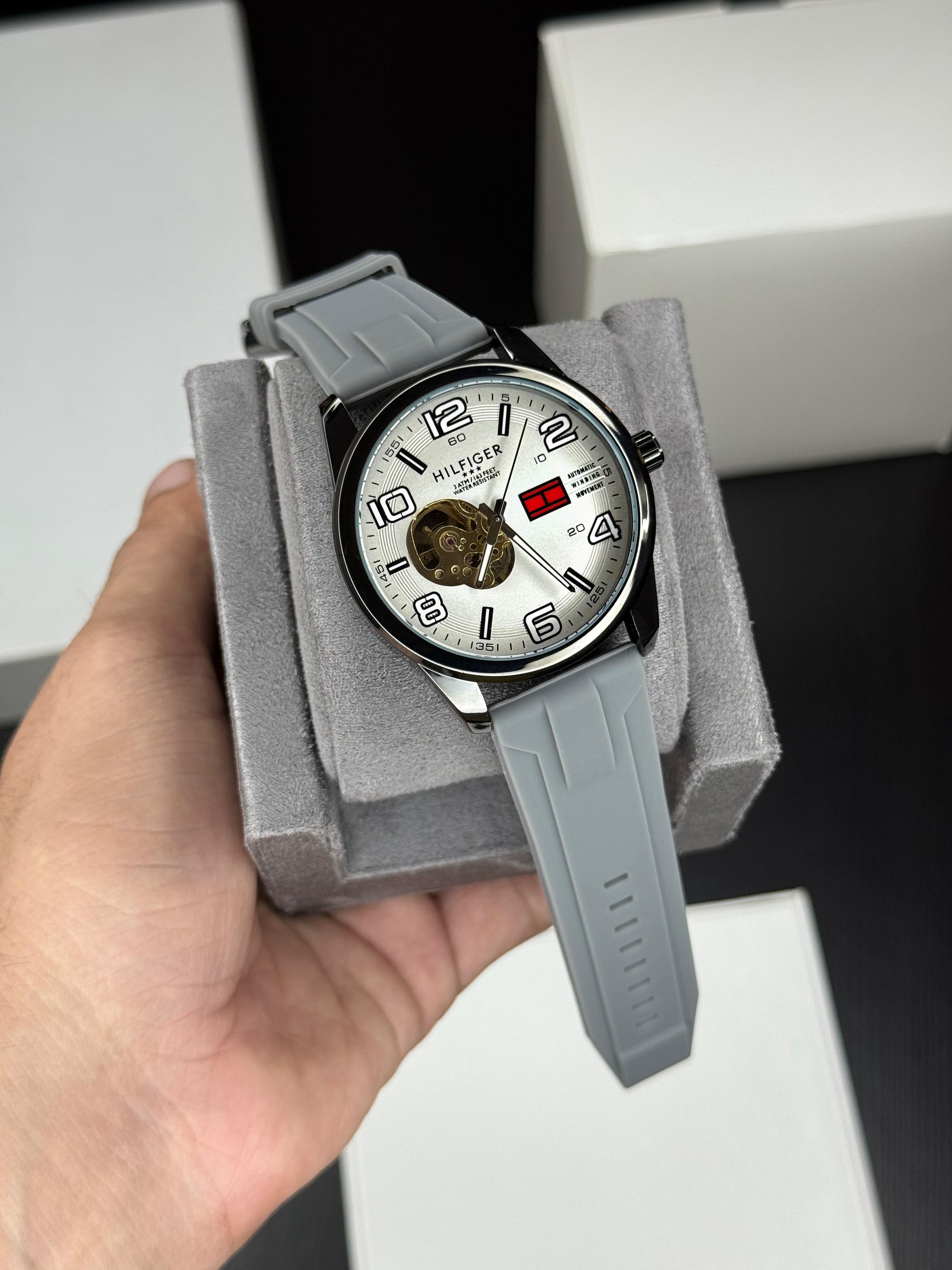 Tommy Hilfiger Automatic with open back Machine