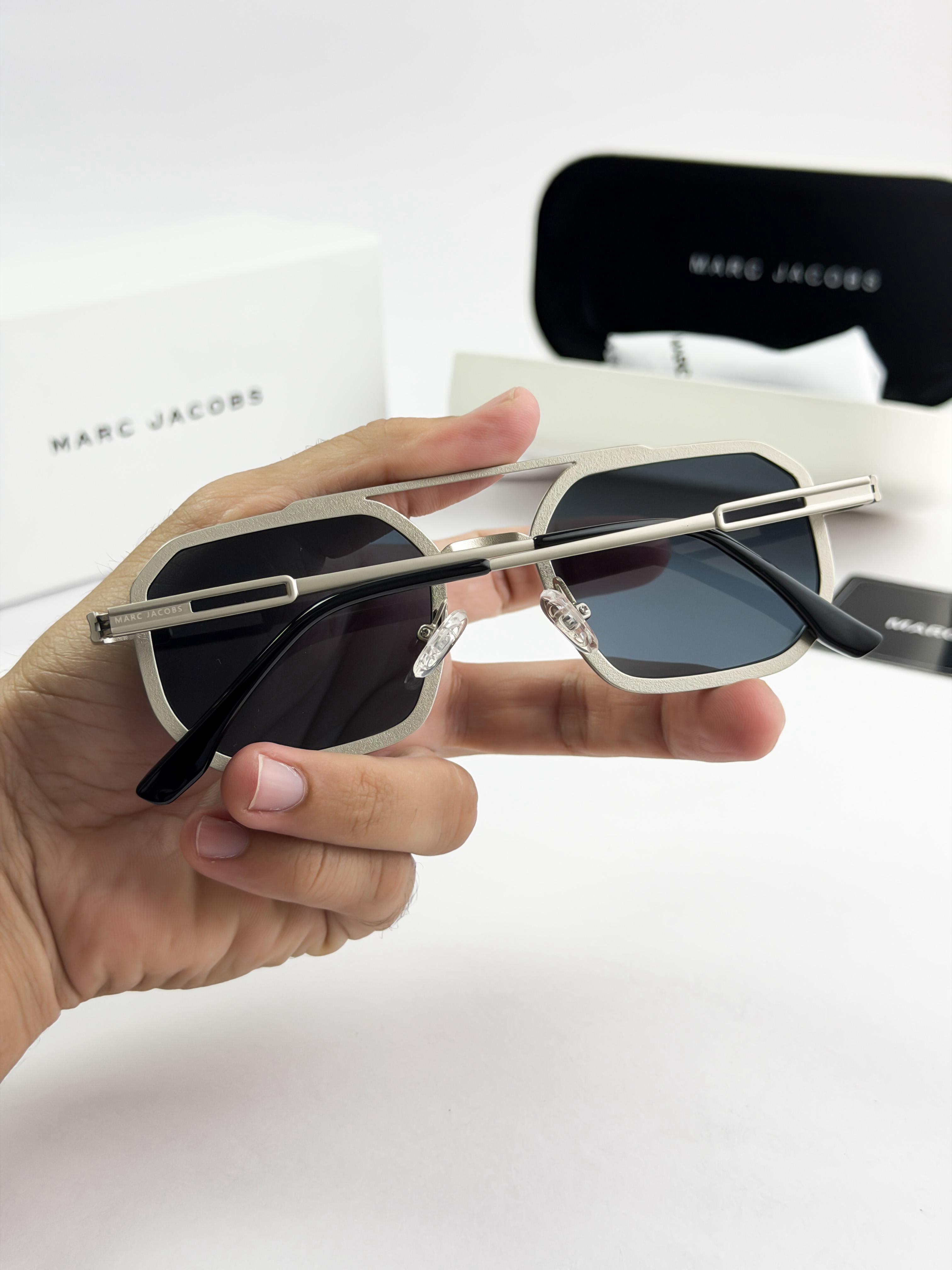 MARC JACOBS SILVER BLACK