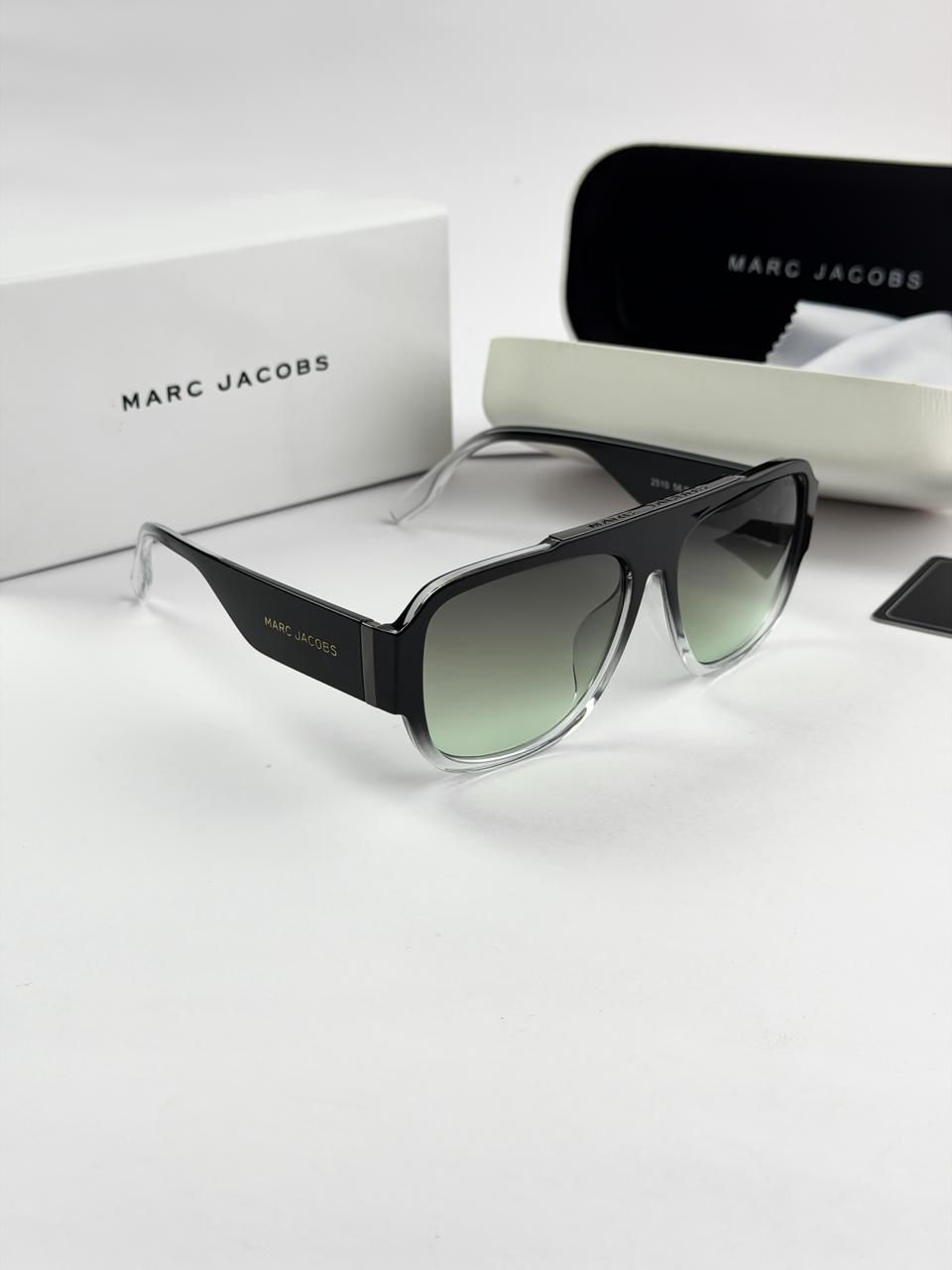 MARC JACOBS GREEN SHADED 2510